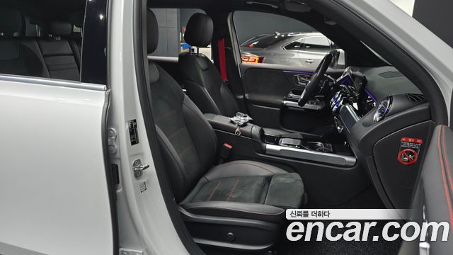 Mercedes-Benz GLB-Class (X247) AMG GLB35 4MATIC 2023 — фото 10