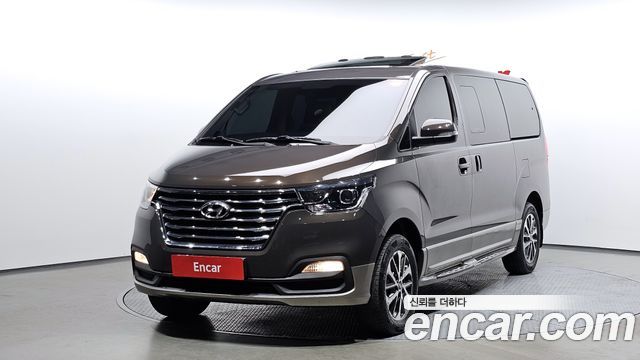 Hyundai Grand Starex 4WD Urban 9-Seater Exclusive