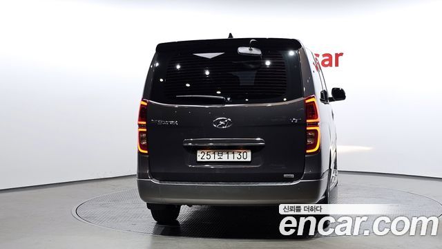 Hyundai Grand Starex 4WD Urban 9-Seater Exclusive 2021 — фото 4