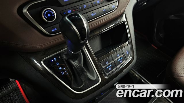 Hyundai Grand Starex 4WD Urban 9-Seater Exclusive 2021 — фото 9