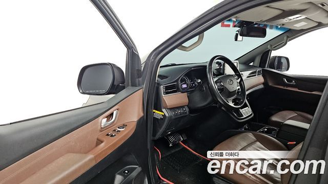 Hyundai Grand Starex 4WD Urban 9-Seater Exclusive 2021 — фото 10