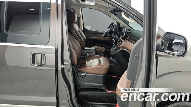 Hyundai Grand Starex 4WD Urban 9-Seater Exclusive 2021 — фото 11