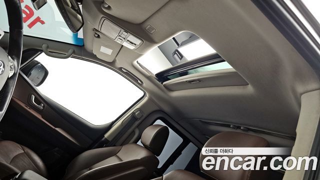Hyundai Grand Starex 4WD Urban 9-Seater Exclusive 2021 — фото 19