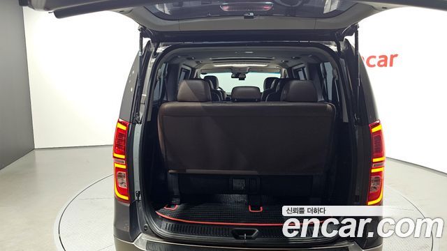 Hyundai Grand Starex 4WD Urban 9-Seater Exclusive 2021 — фото 20