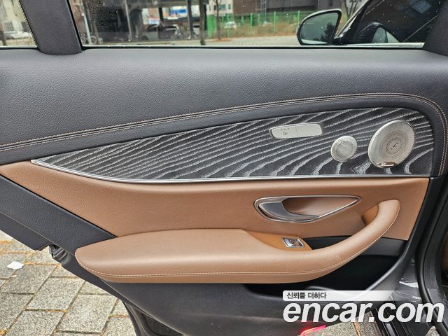 Mercedes-Benz E-Class (W213) E350 4MATIC Avantgarde 2022 — фото 10