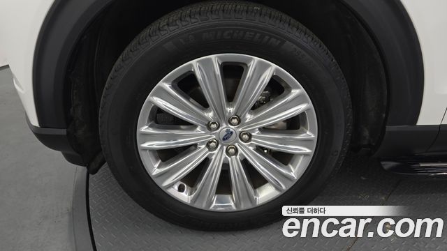Ford Explorer (VI) 2.3 LimIted 4WD 2020 — фото 5