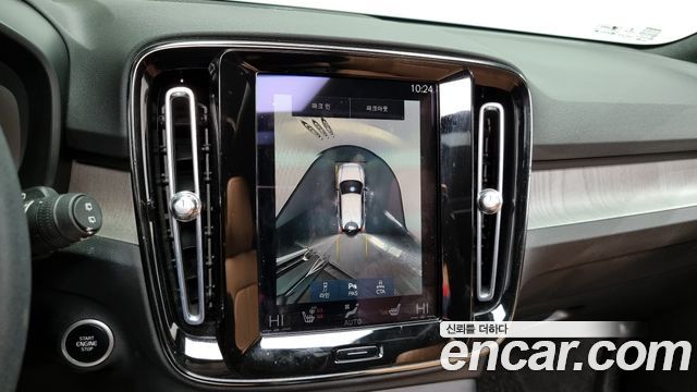 Volvo XC40 B4 Inscription 2021 — фото 15