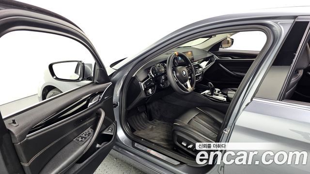 BMW 5 Series (G30) 520d Luxury Special Edition 2018 — фото 10