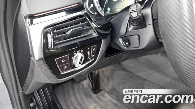 BMW 5 Series (G30) 520d Luxury Special Edition 2018 — фото 19