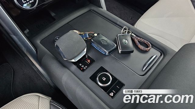 Land Rover Discovery 5 P360 R-Dynamic SE 2023 — фото 9