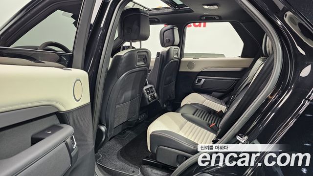 Land Rover Discovery 5 P360 R-Dynamic SE 2023 — фото 16