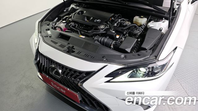 Lexus ES300h (VII) Luxury Plus 2023 — фото 6