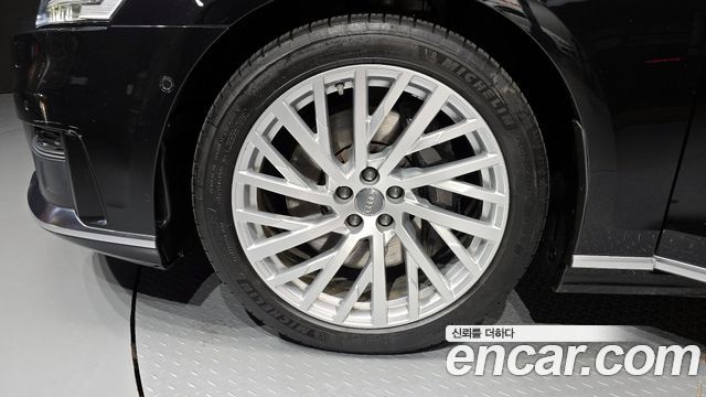 Audi A8 (D5) 55 TFSI Quattro LWB 2020 — фото 5