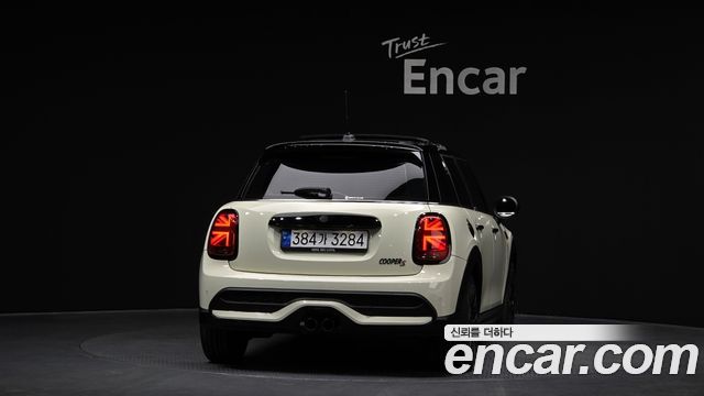 MINI Cooper S 5Door Classic Third Generation 2022 — фото 4