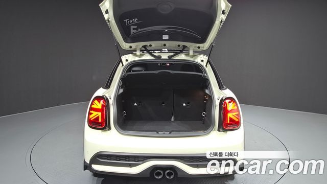 MINI Cooper S 5Door Classic Third Generation 2022 — фото 20
