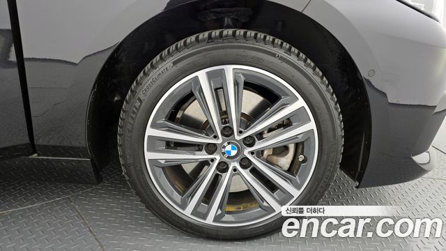 BMW 2 Series Gran Coupe (F44) 220i Sport 2023 — фото 5