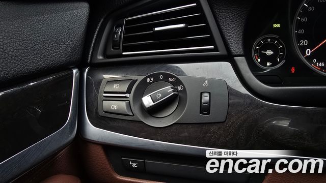 BMW 5 Series (F10) 528i M Aero Dynamic 2016 — фото 18