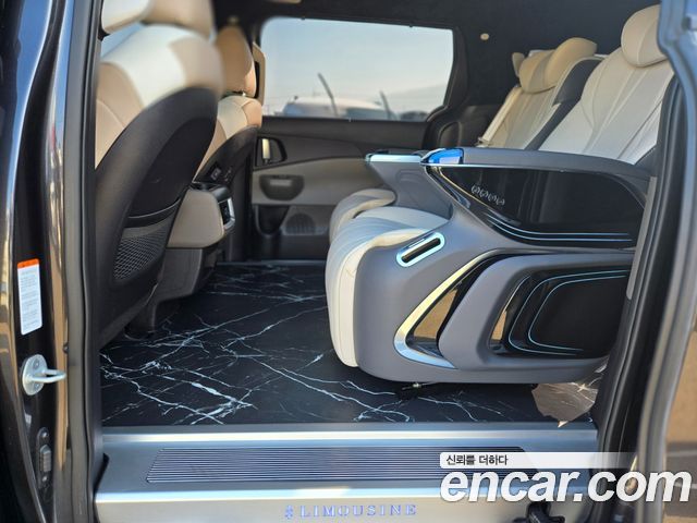 Kia Carnival (IV) Gasoline 9-Seater Hi Limousine (7-seater Limousine(Special vehicle) 2025 — фото 20