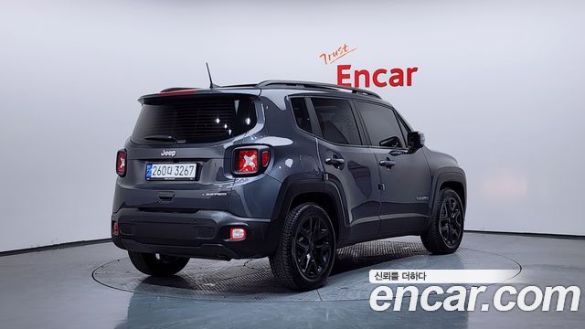 Jeep Renegade 1.3 Limited 2022 — фото 2