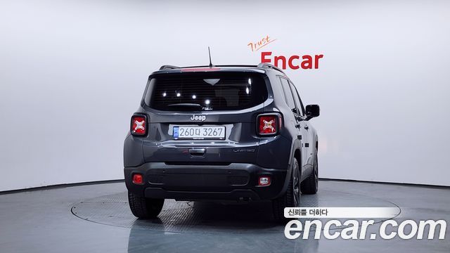 Jeep Renegade 1.3 Limited 2022 — фото 4