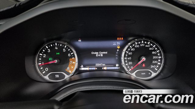 Jeep Renegade 1.3 Limited 2022 — фото 8