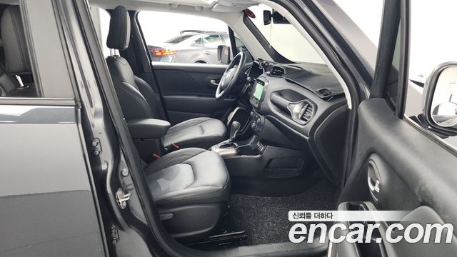 Jeep Renegade 1.3 Limited 2022 — фото 11