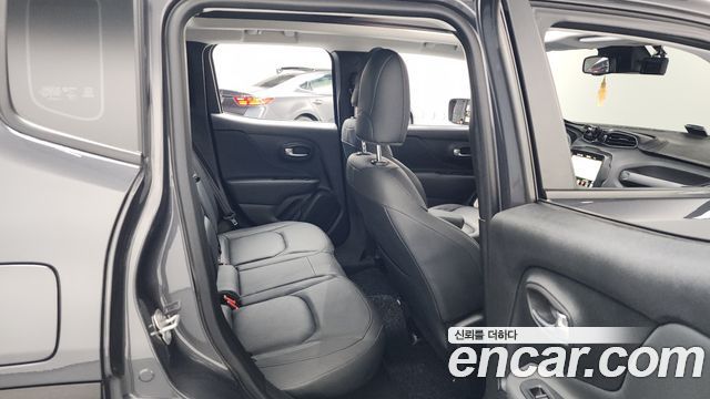 Jeep Renegade 1.3 Limited 2022 — фото 12