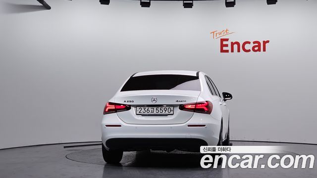 Mercedes-Benz A-Class (W177) A250 4MATIC Sedan 2020 — фото 4