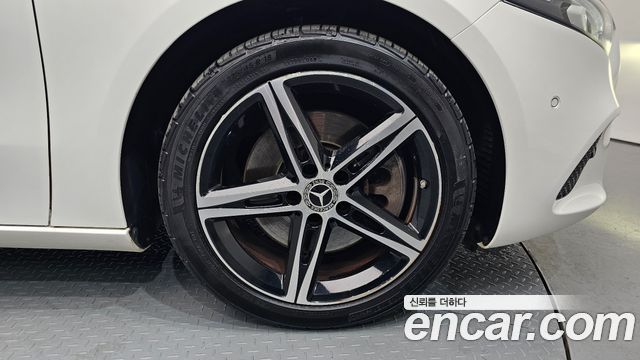Mercedes-Benz A-Class (W177) A250 4MATIC Sedan 2020 — фото 5