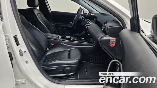 Mercedes-Benz A-Class (W177) A250 4MATIC Sedan 2020 — фото 10