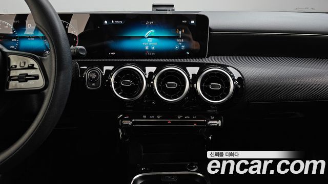 Mercedes-Benz A-Class (W177) A250 4MATIC Sedan 2020 — фото 15