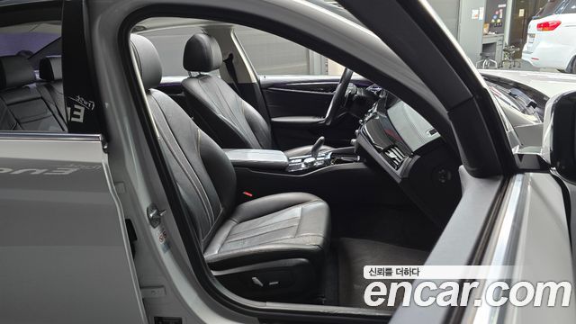 BMW 5 Series (G30) 520d Luxury Special Edition 2018 — фото 12