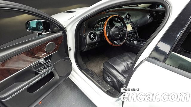 Jaguar XJ 3.0D Premium Luxury LWB X351 2011 — фото 11