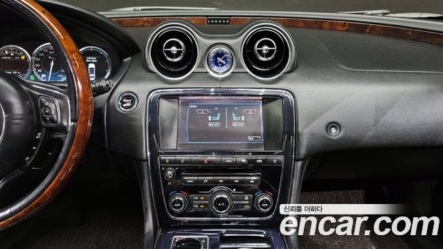 Jaguar XJ 3.0D Premium Luxury LWB X351 2011 — фото 15