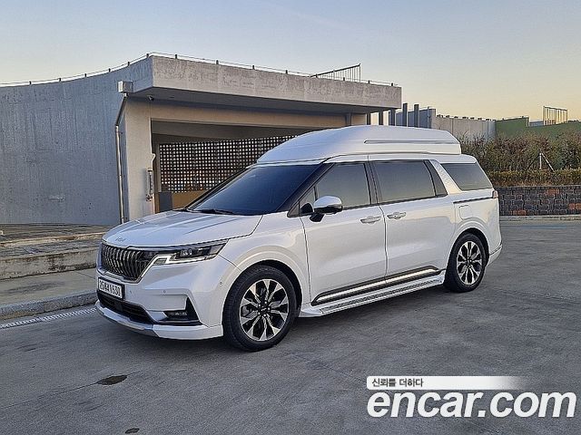 Kia Carnival (IV) Gasoline 4-Seater Hi-Limousine Signature 2022 — фото 2