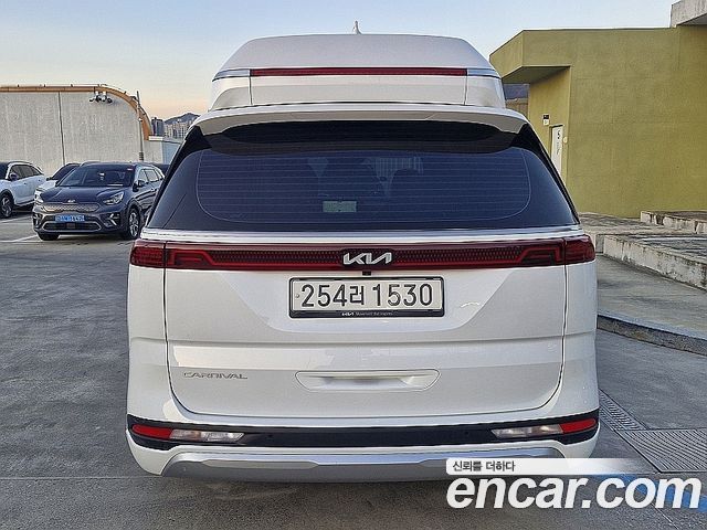Kia Carnival (IV) Gasoline 4-Seater Hi-Limousine Signature 2022 — фото 6