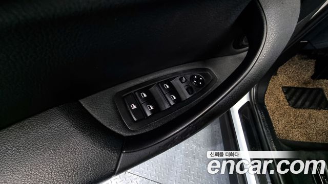 BMW X1 (F48) xDrive 18d 2017 — фото 16