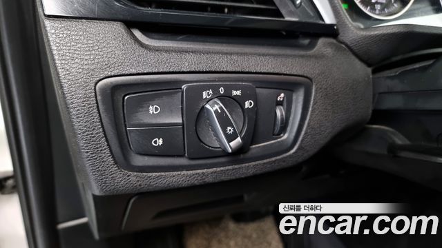 BMW X1 (F48) xDrive 18d 2017 — фото 19