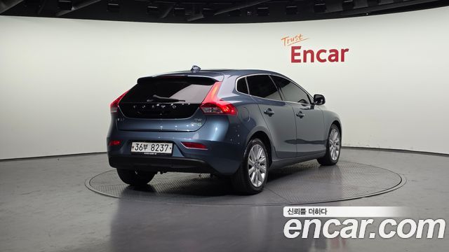 Volvo V40 D2 2nd 2014 — фото 2