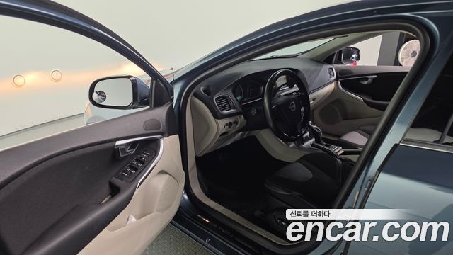 Volvo V40 D2 2nd 2014 — фото 15