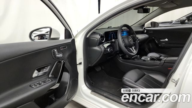 Mercedes-Benz A-Class (W177) A220 Hatchback 2020 — фото 10