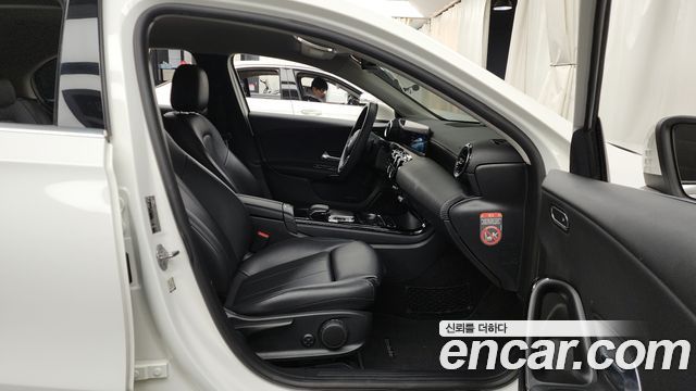 Mercedes-Benz A-Class (W177) A220 Hatchback 2020 — фото 11
