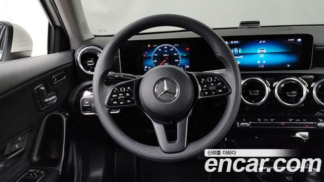 Mercedes-Benz A-Class (W177) A220 Hatchback 2020 — фото 13