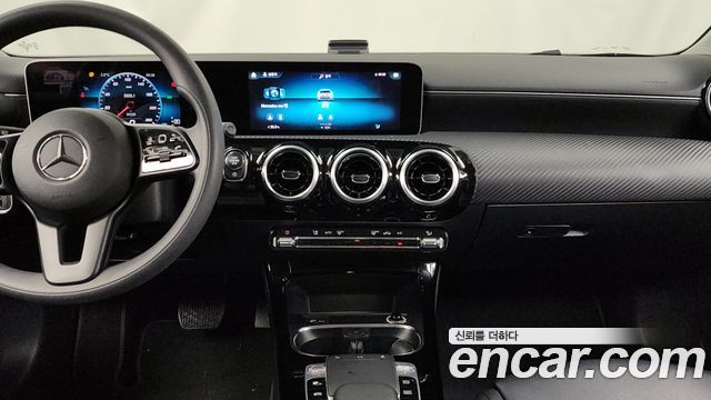 Mercedes-Benz A-Class (W177) A220 Hatchback 2020 — фото 14
