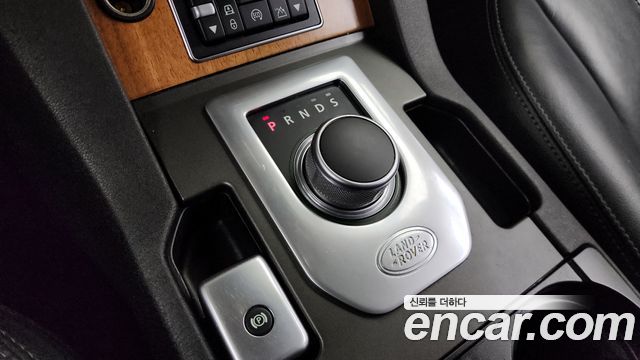 Land Rover Discovery 4 3.0 SDV6 SE 2015 — фото 9