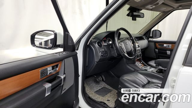 Land Rover Discovery 4 3.0 SDV6 SE 2015 — фото 10