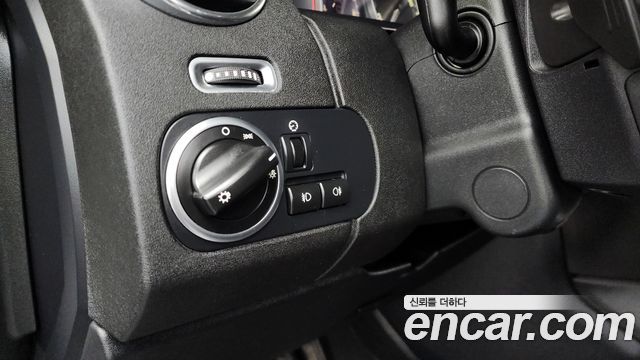 Land Rover Discovery 4 3.0 SDV6 SE 2015 — фото 16