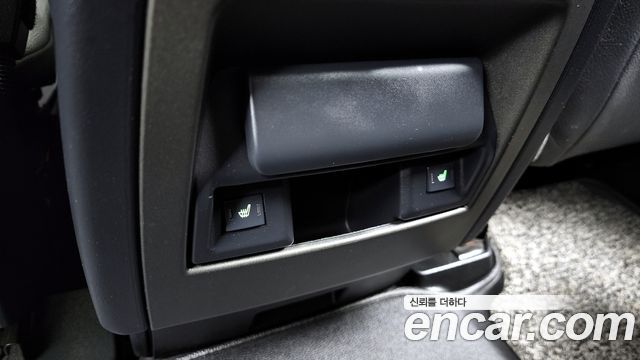 Land Rover Discovery 4 3.0 SDV6 SE 2015 — фото 19