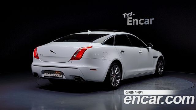 Jaguar XJ 3.0D Premium Luxury LWB X351 2015 — фото 2