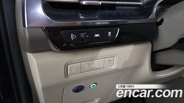 Kia Carnival (IV) Gasoline 4-Seater Hi-Limousine (Special) 2021 — фото 15